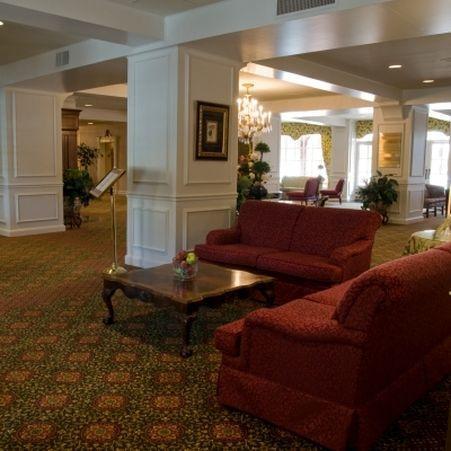 Отель Williamsburg Hospitality House Интерьер фото
